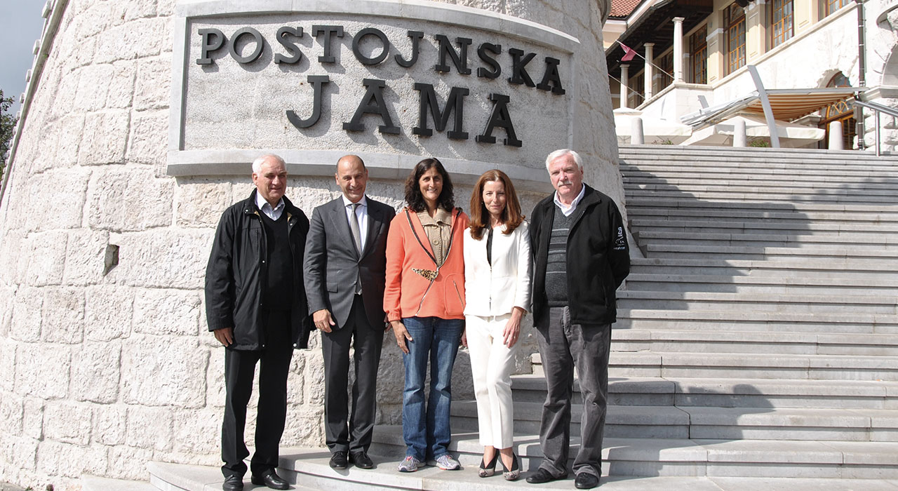 05 Postojnska jama obiskovalci 03